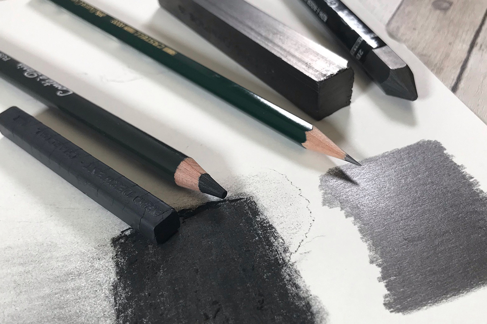 What are the Differences between Graphite And Charcoal Pencils?